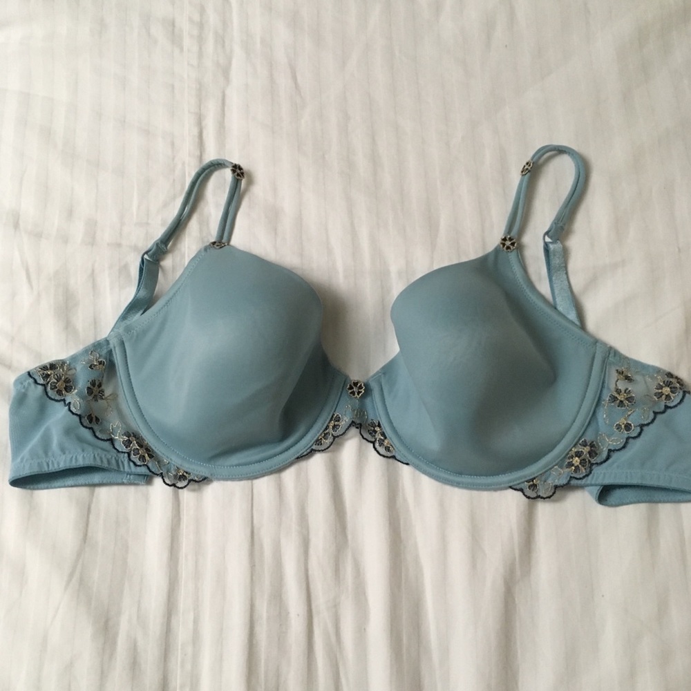 Victoria’s Secret Blue Lace Flower Bra Lingerie